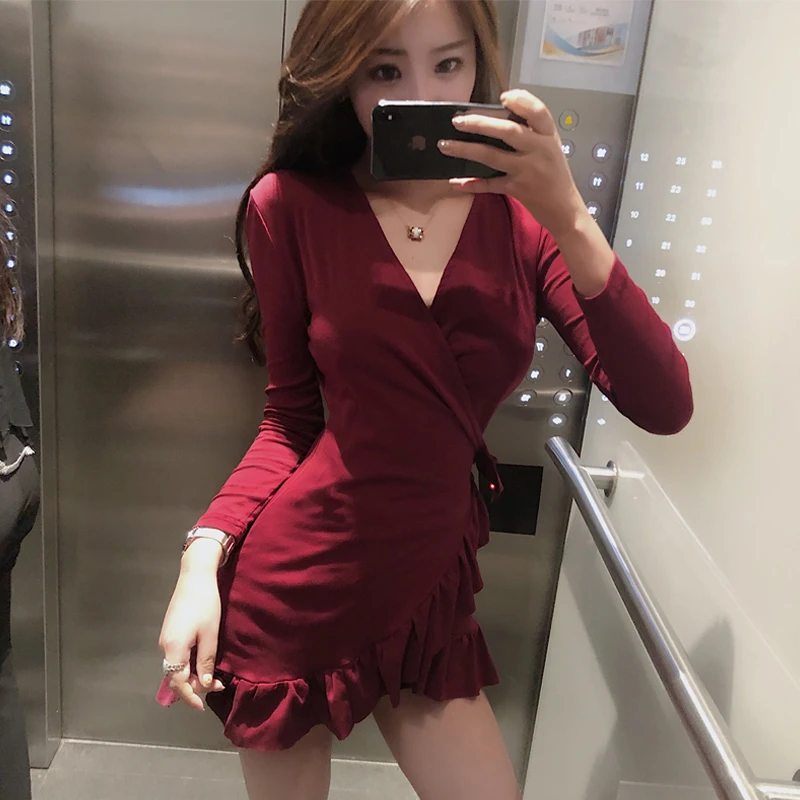 2018 Deep V-Neck Autumn Long Sleeve Sexy Dress Woman Solid Ruffles Flare Sleeve Sashes Dress Casual Straight Mini Dresses
2018 Deep V-Neck Autumn Long Sleeve Sexy Dress Woman Solid Ruffles Flare Sleeve Sashes Dress Casual Straight Mini Dresses