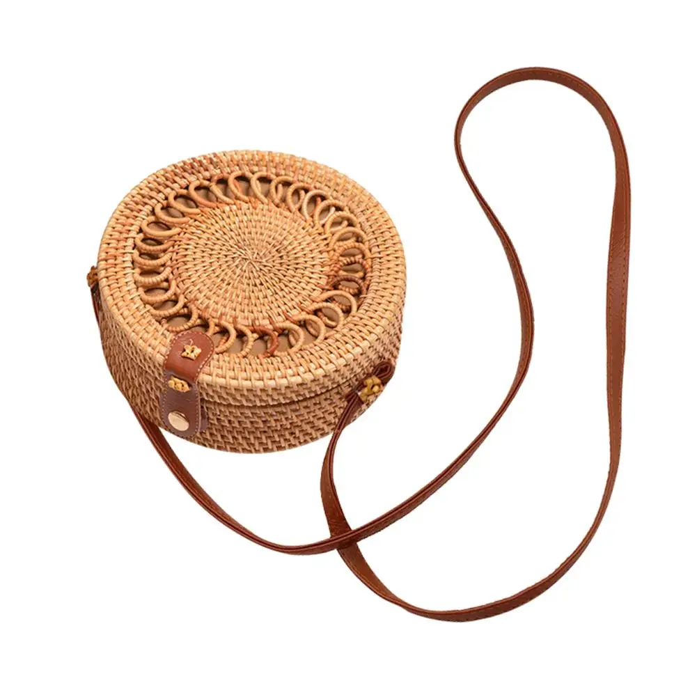 Rattan Shoulder Bag Handwoven Round Handbag Women's Straw Basket Pouch with PU Leather Strap
Rattan Shoulder Bag Handwoven Round Handbag Women's Straw Basket Pouch with PU Leather Strap