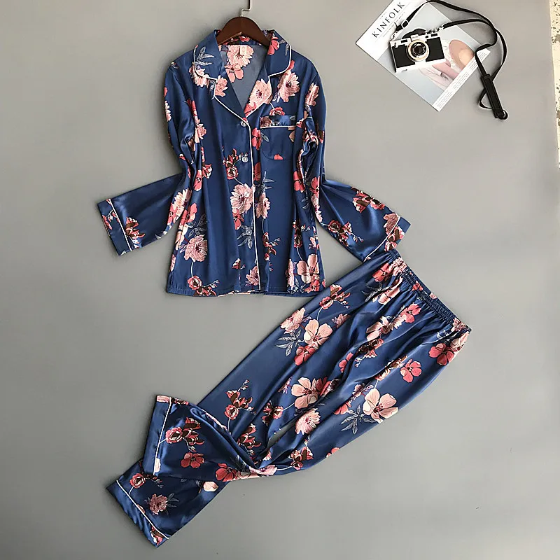 Freshing Summer New Pattern Ice Silk Pajama Set Printing Long Sleeve Loose Pyjama For Women
Freshing Summer New Pattern Ice Silk Pajama Set Printing Long Sleeve Loose Pyjama For Women