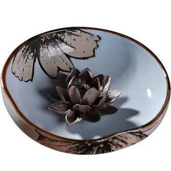 1pcs Classical Lotus Flowers Pattern Incense Burner Stick Holder Incense Base Plug Incense Stand Creative Home Decoration 
1pcs Classical Lotus Flowers Pattern Incense Burner Stick Holder Incense Base Plug Incense Stand Creative Home Decoration