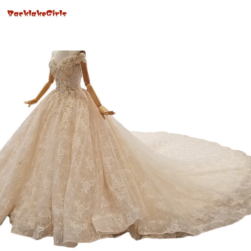 2018 Champagne Lace Appliques Beads Sleeveless Cathedral Train Bridal Gowns Ball Gown Off The Shoulder Pregnant Wedding Dresses
2018 Champagne Lace Appliques Beads Sleeveless Cathedral Train Bridal Gowns Ball Gown Off The Shoulder Pregnant Wedding Dresses