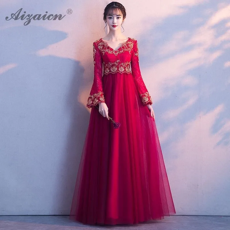 2019 New Embroidery Cheongsam Red Pregnant Woman Long Qipao Chinese Evening Gown Orientale Vintage Robe Dress Lace Dresses
2019 New Embroidery Cheongsam Red Pregnant Woman Long Qipao Chinese Evening Gown Orientale Vintage Robe Dress Lace Dresses