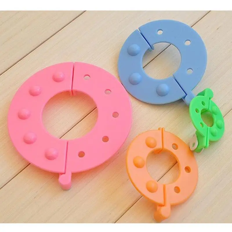 8Pcs/Set Plastic Pompon Set Needlework Pompom Maker Clover Fluff Ball Weaver Needle Craft Knitting Tool DIY Needlework Sewing
8Pcs/Set Plastic Pompon Set Needlework Pompom Maker Clover Fluff Ball Weaver Needle Craft Knitting Tool DIY Needlework Sewing