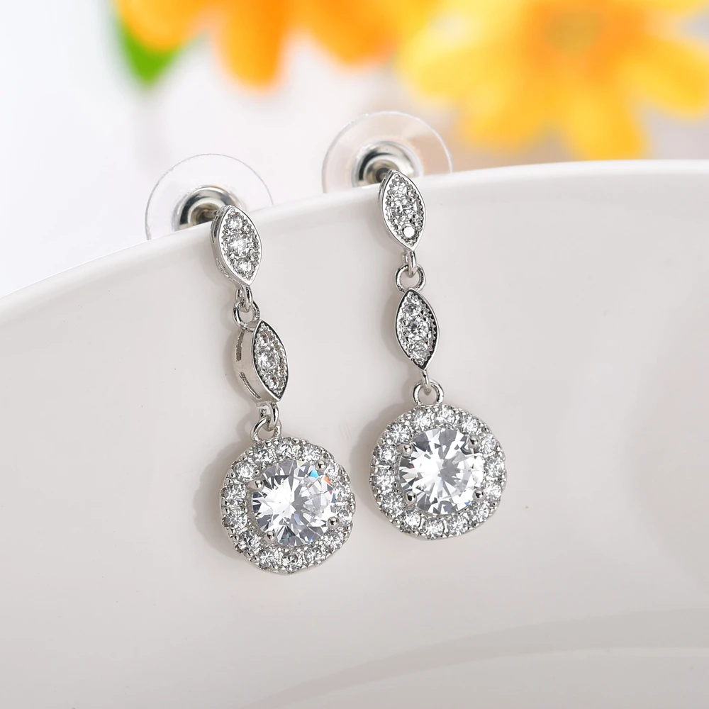 New Shining CZ Cubic Zirconia Water Drop Earrings Fashion Silver Party Jewelry Crystal Dangle Earrings for women no piercing
New Shining CZ Cubic Zirconia Water Drop Earrings Fashion Silver Party Jewelry Crystal Dangle Earrings for women no piercing