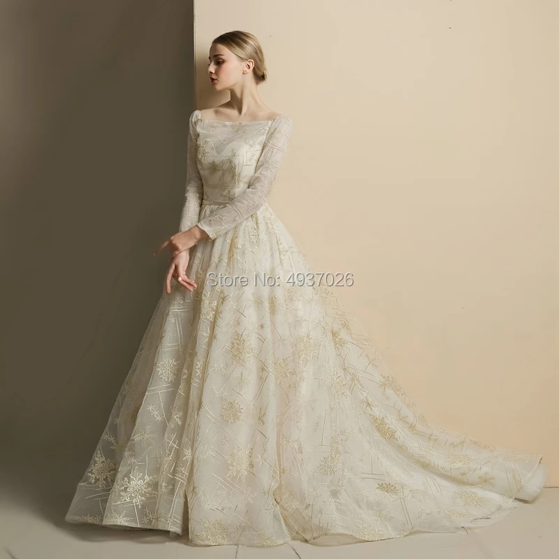 Golden shining snowflake court train light champagne photography bride wedding dress ancient vintage ball gown evening dress
Golden shining snowflake court train light champagne photography bride wedding dress ancient vintage ball gown evening dress