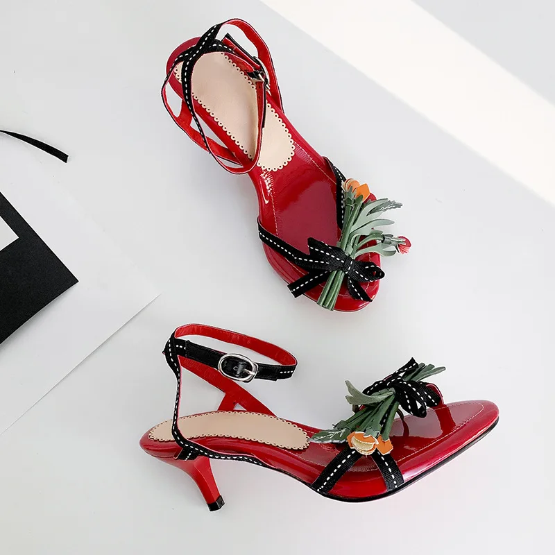 2019 summer new bow flower stiletto beige white pink sweet wind female word buckle sandals
2019 summer new bow flower stiletto beige white pink sweet wind female word buckle sandals