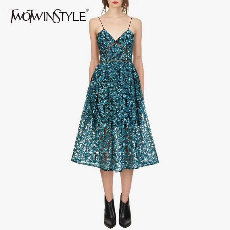 TWOTWINSTYLE High Waist Strap Dress Female Sleeveless V Neck Patchwork Sequins Womens Dresses Elegant Fashion 2019 Summer New
TWOTWINSTYLE High Waist Strap Dress Female Sleeveless V Neck Patchwork Sequins Womens Dresses Elegant Fashion 2019 Summer New