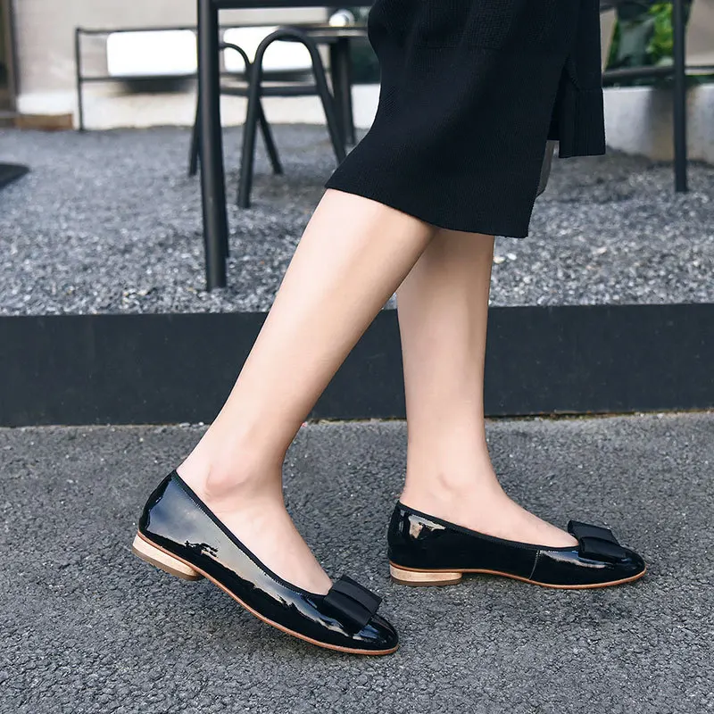 2019 New PU Leather Women Shoes in Butterfly knot Flat with Shoes Solid Color For Ladies Summer Shoe Round toe Slip on
2019 New PU Leather Women Shoes in Butterfly knot Flat with Shoes Solid Color For Ladies Summer Shoe Round toe Slip on