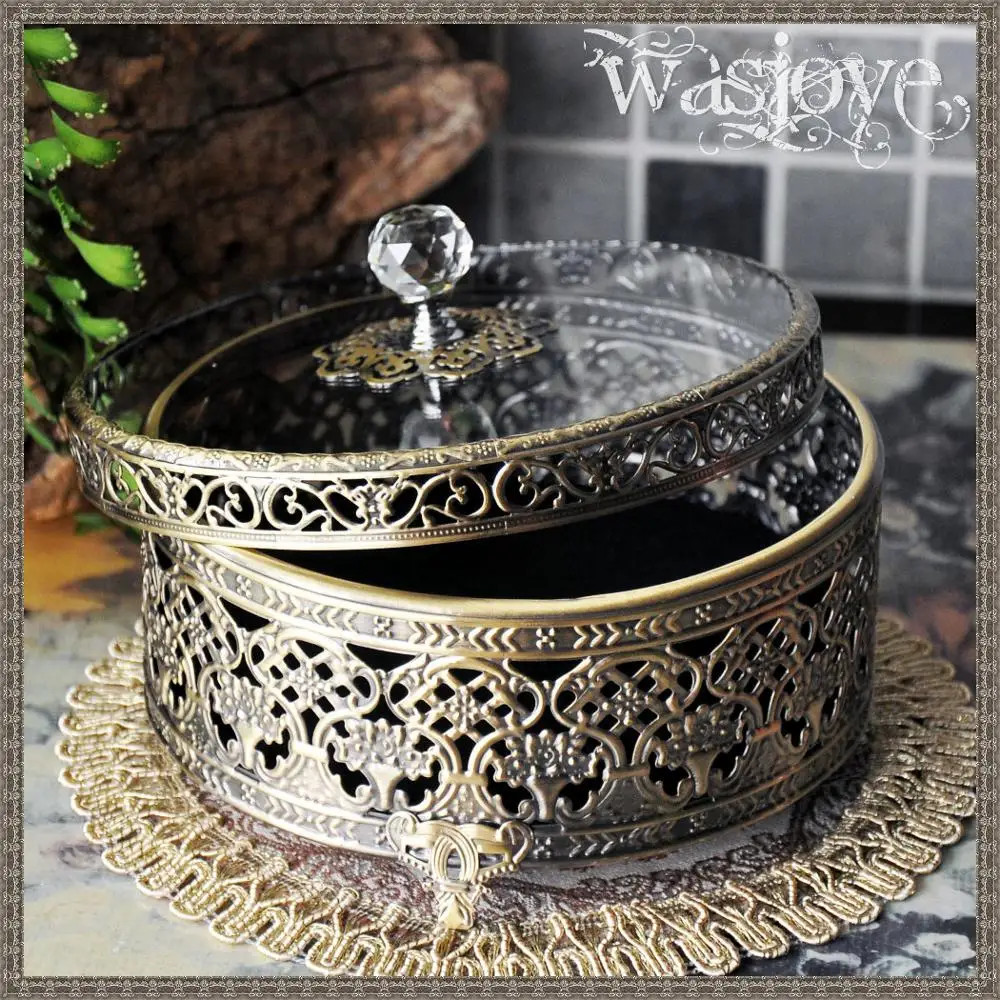 Metal Desktop Cosmetics Receiving Box Korean Creative European Restoration Makeup Finishing Box Key Receiving Pallet tray 1406
Metal Desktop Cosmetics Receiving Box Korean Creative European Restoration Makeup Finishing Box Key Receiving Pallet tray 1406