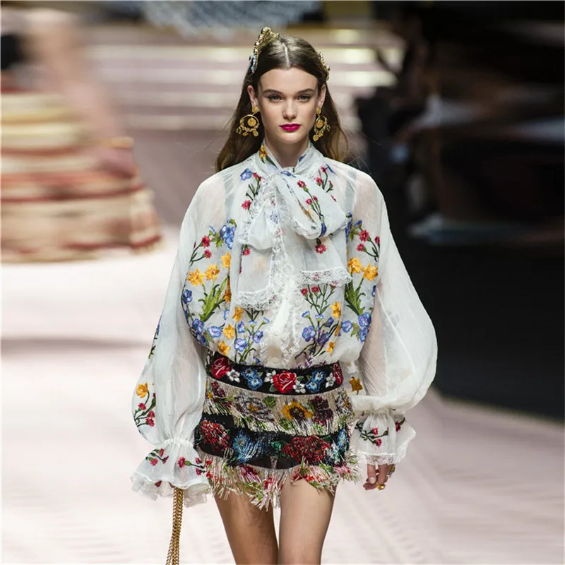 2019 Summer Runway Floral Embroidery Women White Blouse Shirt Elegant Bow Long Sleeve Female Blouse Tops Clothes
2019 Summer Runway Floral Embroidery Women White Blouse Shirt Elegant Bow Long Sleeve Female Blouse Tops Clothes