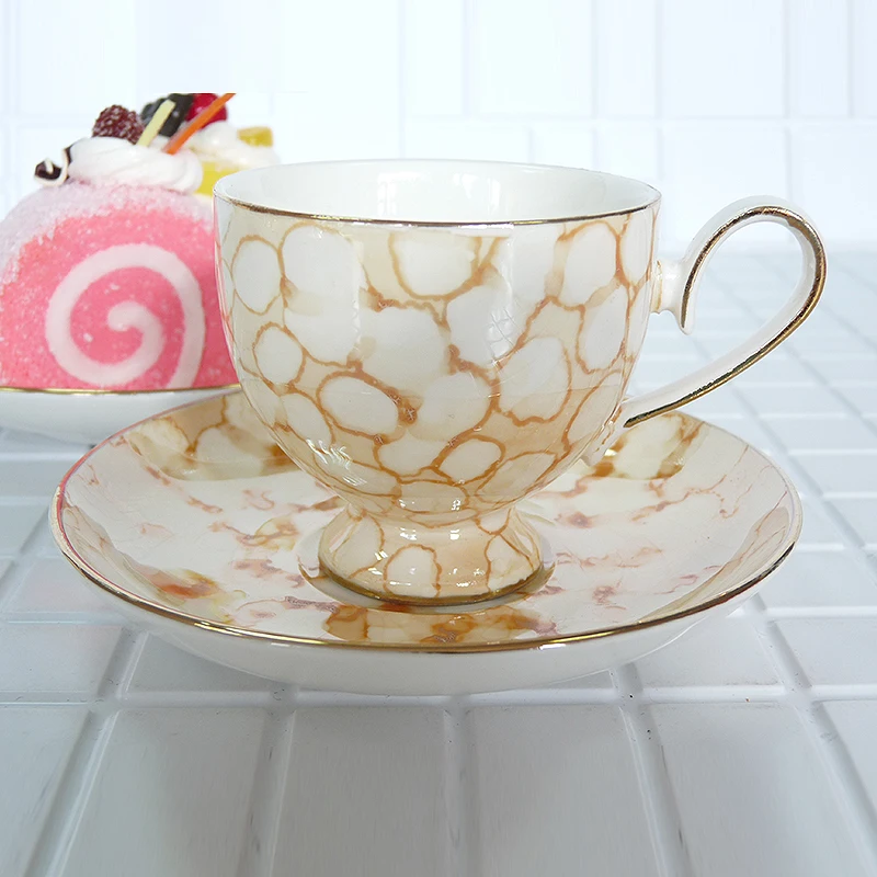 High quality bone china coffee set deluxe White spotted brown A set of 12 pieces 90ml Birthday Holiday Gift
High quality bone china coffee set deluxe White spotted brown A set of 12 pieces 90ml Birthday Holiday Gift