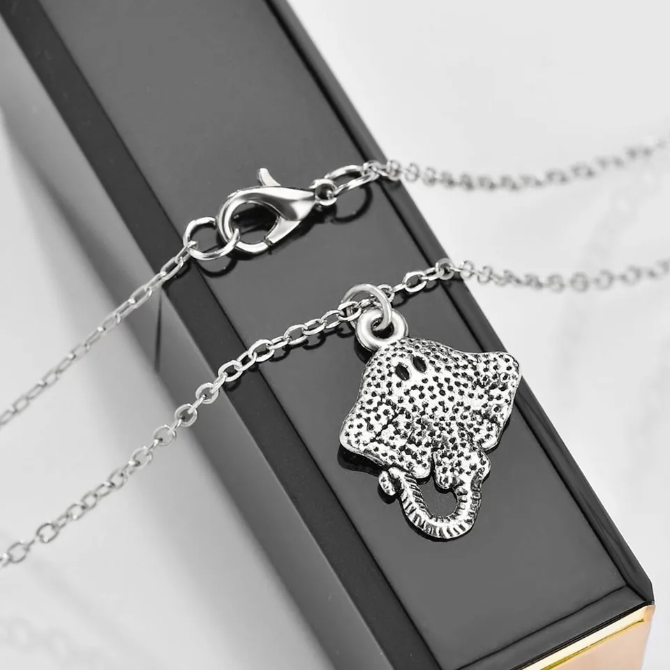 Wholesale Special Devil Fish Design Women Necklace Pendants Beautiful Party Jewelry Trendy Style For GirlsWomen Necklace
Wholesale Special Devil Fish Design Women Necklace Pendants Beautiful Party Jewelry Trendy Style For GirlsWomen Necklace