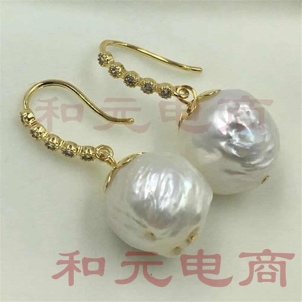 Natural Gold hooks 13-14MM HUGE baroque pearl earrings GOLD TwoPin olivine earbob creamy aurora dangler natural AAA TwoPin
Natural Gold hooks 13-14MM HUGE baroque pearl earrings GOLD TwoPin olivine earbob creamy aurora dangler natural AAA TwoPin