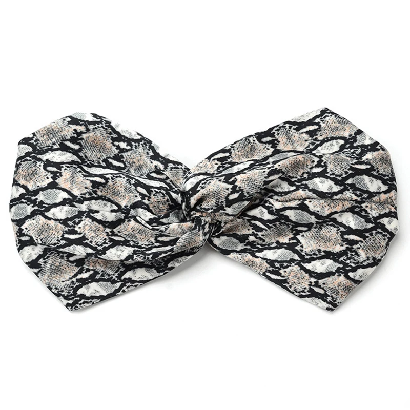Women'S Snake Print Hair Band Cross Stretch Fashion Headbands Ladies Wide Side Headwear Hair Accessories
Women'S Snake Print Hair Band Cross Stretch Fashion Headbands Ladies Wide Side Headwear Hair Accessories