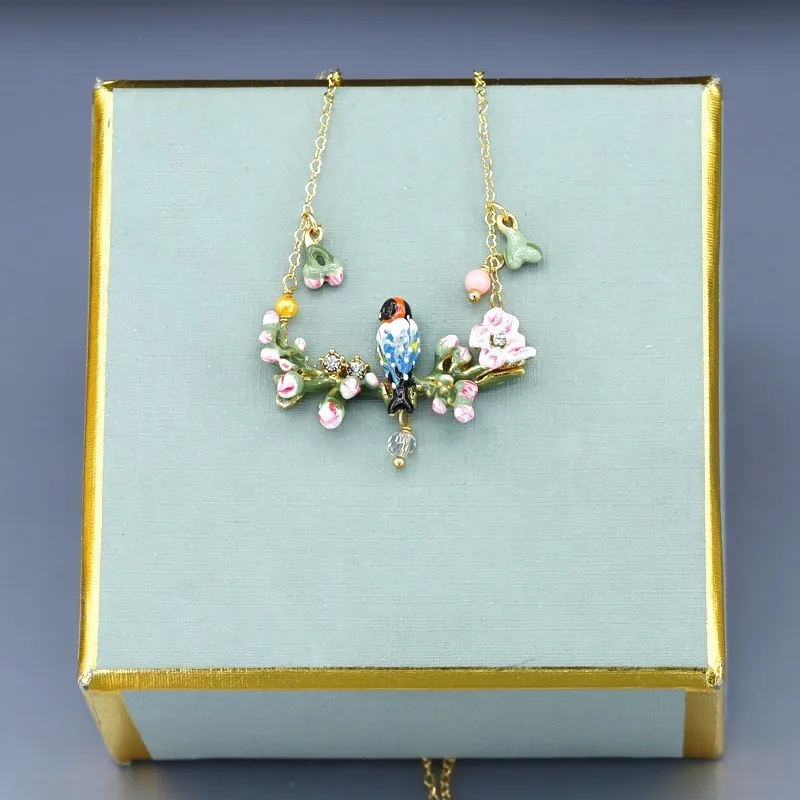 Enamel Glaze Cherry Blossoms Tweet Bird Magpie Tassels Green Leaf Clavicle Necklace Woman
Enamel Glaze Cherry Blossoms Tweet Bird Magpie Tassels Green Leaf Clavicle Necklace Woman