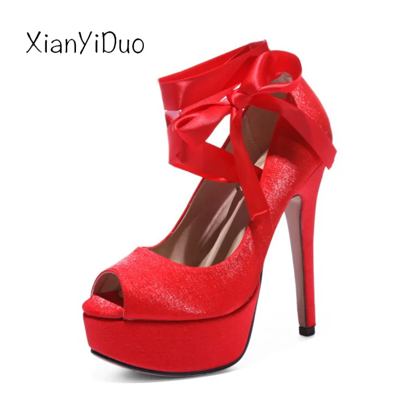 Женская шелковая обувь с открытым носком на тонком каблуке красной подошвой