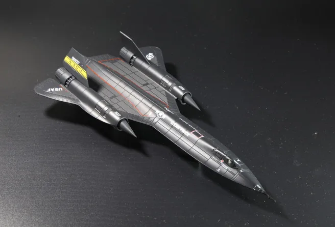 1/144 Special Price Die-cast Metal US Army SR71 Blackbird High-altitude Reconnaissance Fighter Desktop Display Collection Model
1/144 Special Price Die-cast Metal US Army SR71 Blackbird High-altitude Reconnaissance Fighter Desktop Display Collection Model