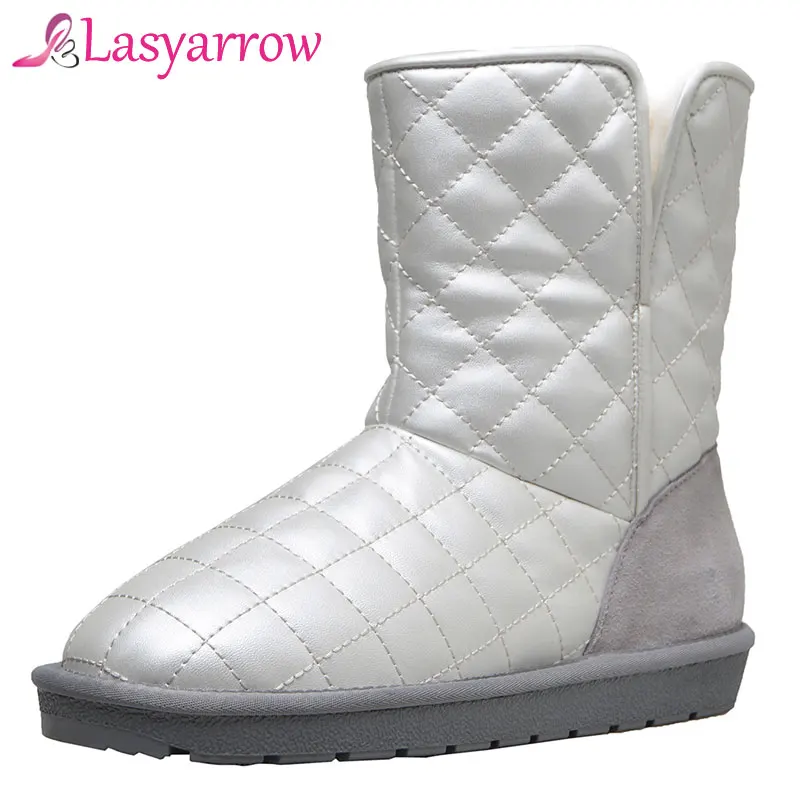 Lasyarrow Lamb Wool Snow boots Women Waterproof Half Boots Winter Boots for women Concise Slip On Warm Botas Mujer Black White
Lasyarrow Lamb Wool Snow boots Women Waterproof Half Boots Winter Boots for women Concise Slip On Warm Botas Mujer Black White