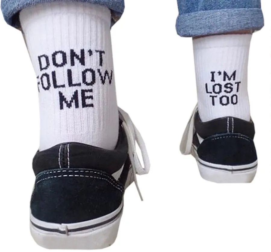 Pride Hipster черные потерянные носки надпись dont follow me I am Lost смешные надписи белые