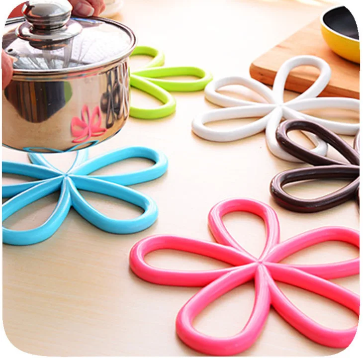 Promotion High Plum Blossom Form Defence Burn Heat Insulation Pad Non-slip Table PVC Wok Stand Candy Color Bowl Saucer Pad
Promotion High Plum Blossom Form Defence Burn Heat Insulation Pad Non-slip Table PVC Wok Stand Candy Color Bowl Saucer Pad