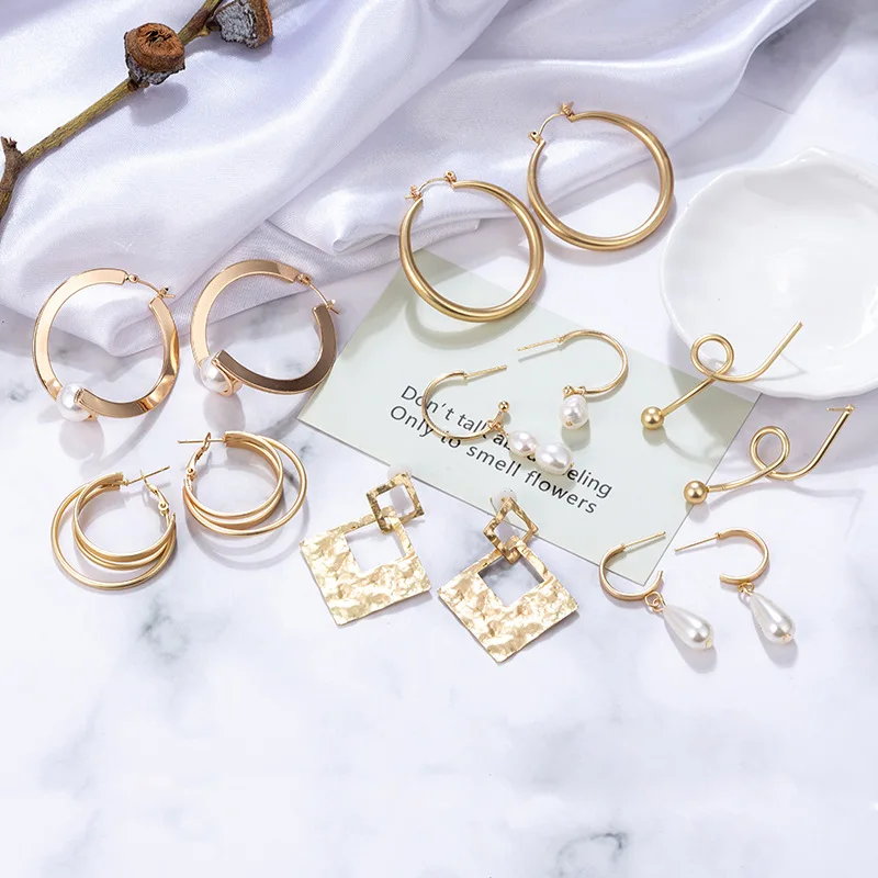 2019 Simple Design Gold Color Irregular Geometry Earrings Water Drop Imitation Pearls Dangle Earrings For Women Elegant Jewelry
2019 Simple Design Gold Color Irregular Geometry Earrings Water Drop Imitation Pearls Dangle Earrings For Women Elegant Jewelry
