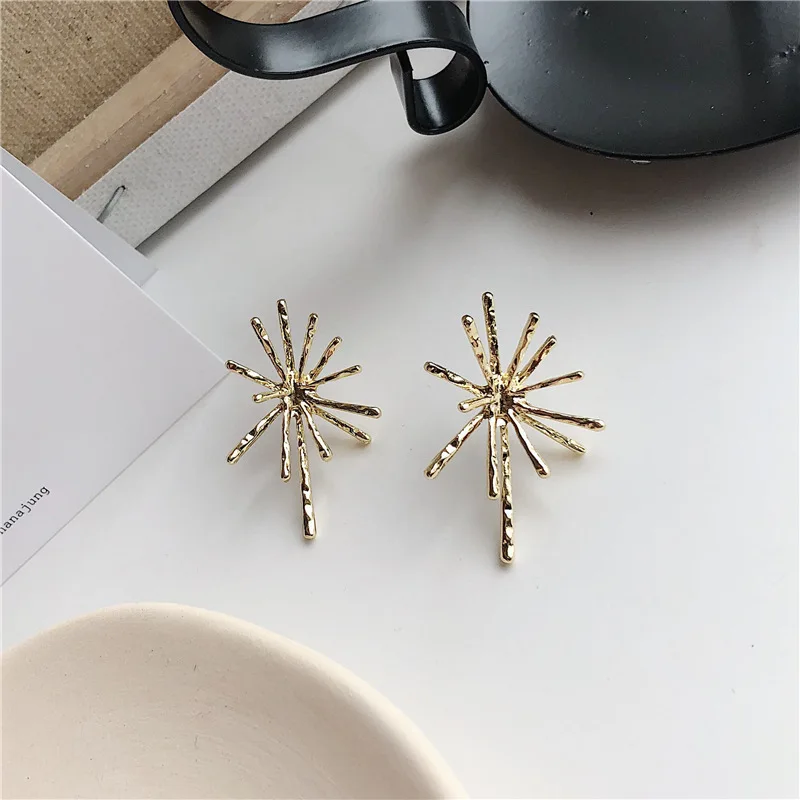 Ins Europe And America Snowflake Fireworks Burst Shape Personality Irregular Metal Stud Earrings For Women Jewelry Accessories
Ins Europe And America Snowflake Fireworks Burst Shape Personality Irregular Metal Stud Earrings For Women Jewelry Accessories