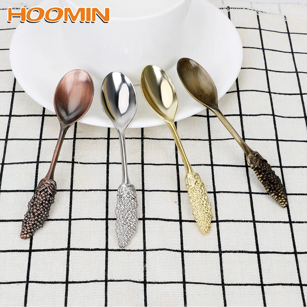 HOOMIN 10cm Length Vintage Metal Carved Creative Coffee Spoon Coffee Desserts Tea Tablespoon Mulberry Shape Kitchen Accessories
HOOMIN 10cm Length Vintage Metal Carved Creative Coffee Spoon Coffee Desserts Tea Tablespoon Mulberry Shape Kitchen Accessories