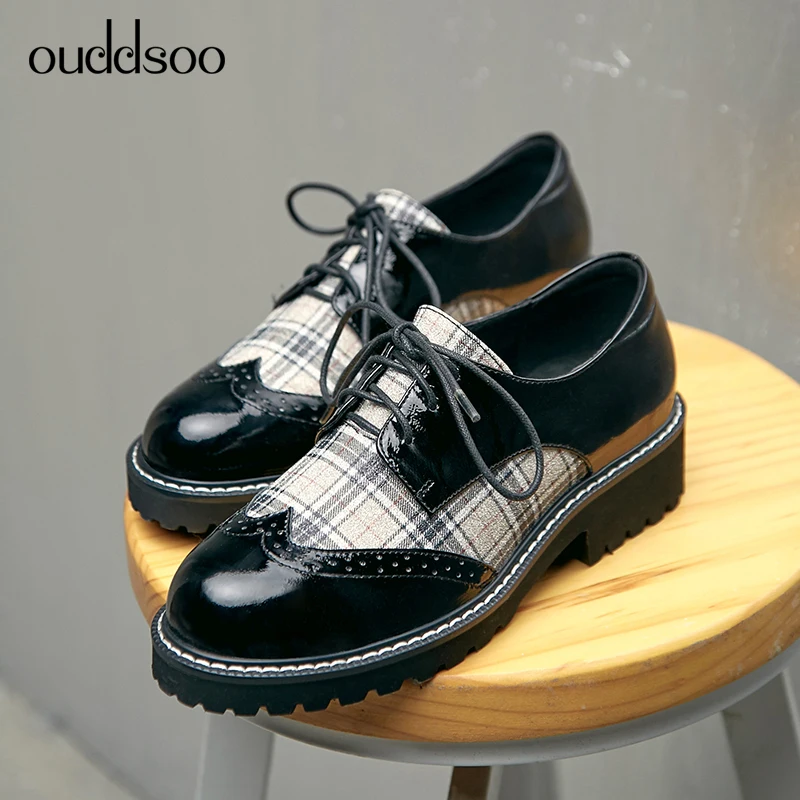 2019 Luxury Leather Flats Shoes Patent Leather Purple Sneakers Ladies Brogues Vintage Casual Oxfords Shoes For Women Footwear
2019 Luxury Leather Flats Shoes Patent Leather Purple Sneakers Ladies Brogues Vintage Casual Oxfords Shoes For Women Footwear