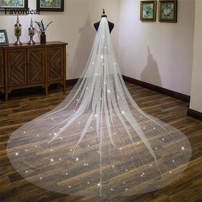 Favordear Champagne 4m Long Cathedral Wedding Veil Velos De Novia 2019 1 Tier Cut-edge Bridal Veil with Comb Wedding Accessories
Favordear Champagne 4m Long Cathedral Wedding Veil Velos De Novia 2019 1 Tier Cut-edge Bridal Veil with Comb Wedding Accessories