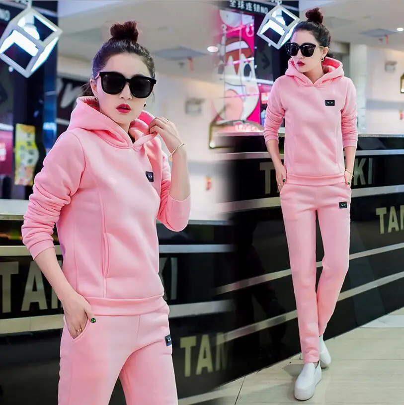 2019 New 2 piece women's hoodie pants suit warm latest women's solid color sportswear women's suits shirt suit women two-piece
2019 New 2 piece women's hoodie pants suit warm latest women's solid color sportswear women's suits shirt suit women two-piece
