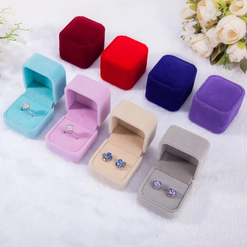 Hot 1PC Gift Square Velvet Boxes Display Case Weddings Party Jewelry Box for Ring Earrings Black red
Hot 1PC Gift Square Velvet Boxes Display Case Weddings Party Jewelry Box for Ring Earrings Black red
