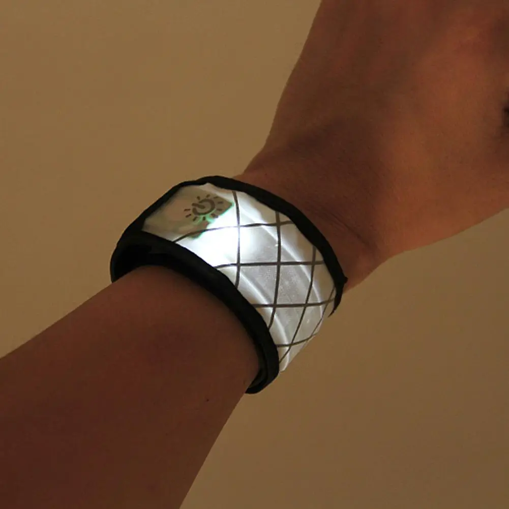 New Grid LED Light Safety Snap Arm Band Belt Strap Sports Running Skating Armband
New Grid LED Light Safety Snap Arm Band Belt Strap Sports Running Skating Armband
