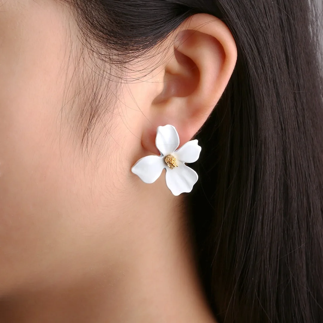 Sainio Big White Flower Earrings For Women Acrylic Ear Stud Earring Elegant Korean Style Earrings Jewelry Gift
Sainio Big White Flower Earrings For Women Acrylic Ear Stud Earring Elegant Korean Style Earrings Jewelry Gift