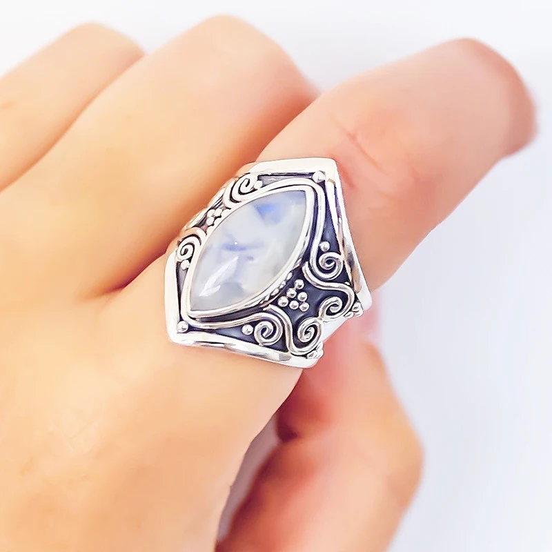 Allergy Free Exquisite Vintage Silver Big Moonstone Stone Ring for Women Fashion Bohemian Boho Jewelry 2018 New Hot 1PC
Allergy Free Exquisite Vintage Silver Big Moonstone Stone Ring for Women Fashion Bohemian Boho Jewelry 2018 New Hot 1PC