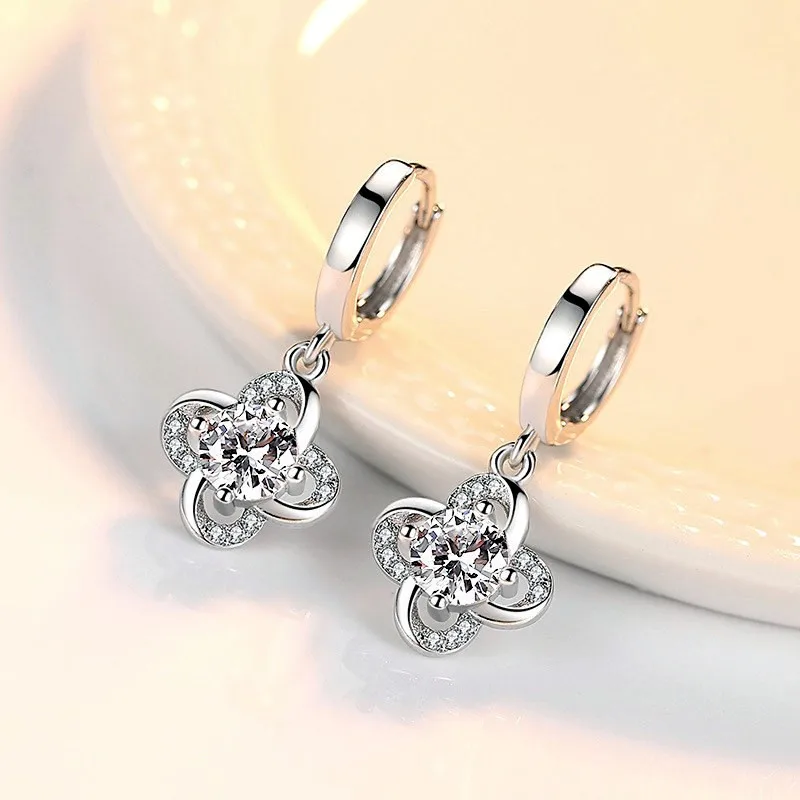Four Clover Flower Drop Earrings Fashion 925 Sterling Silver White CZ Zircon Crystal Earrings for Women Wedding Jewelry Gifts
Four Clover Flower Drop Earrings Fashion 925 Sterling Silver White CZ Zircon Crystal Earrings for Women Wedding Jewelry Gifts