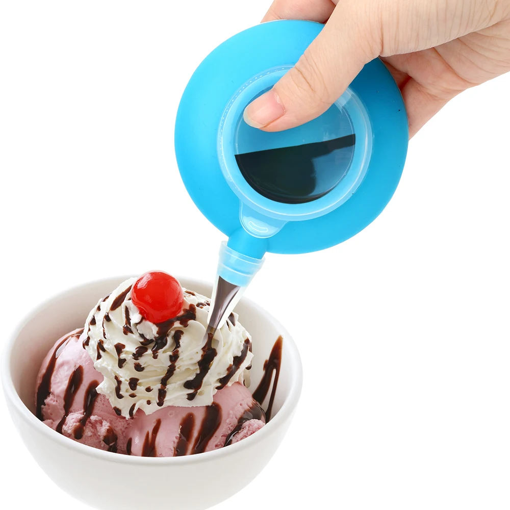 Mini Silicone Pot with 4 Nozzles Macarons Cake Baking Tool Ice Piping Tips Dessert Cake Decorating Pen Cream Squeezing Nozzles
Mini Silicone Pot with 4 Nozzles Macarons Cake Baking Tool Ice Piping Tips Dessert Cake Decorating Pen Cream Squeezing Nozzles