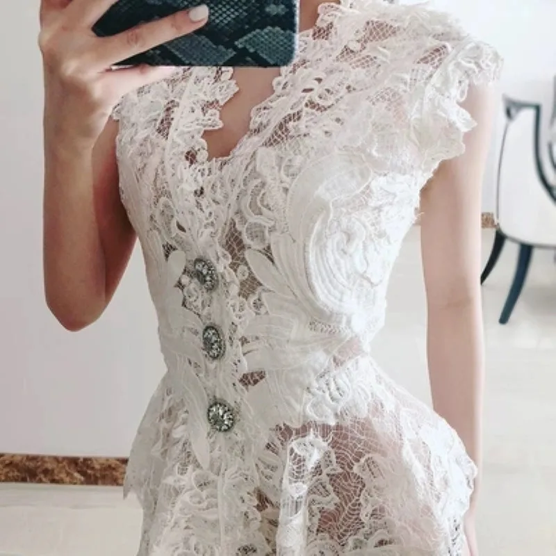 Runway Designer Blouse 2019 High Street Summer Elegant V-neck White Lace Blouse Sleeveless Office Lady Style
Runway Designer Blouse 2019 High Street Summer Elegant V-neck White Lace Blouse Sleeveless Office Lady Style