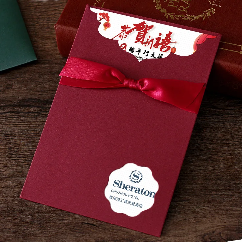 Фото Новогодняя карта винно-красного цвета Свадебное приглашение бизнес-приглашение
