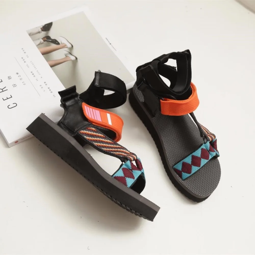 2018 Hot Summer Shoes Woman Sandals Med Wedges Platform Hook Loop Rome Design Sandals Outside Fashion Beach Tipe Shoes Woman
2018 Hot Summer Shoes Woman Sandals Med Wedges Platform Hook Loop Rome Design Sandals Outside Fashion Beach Tipe Shoes Woman