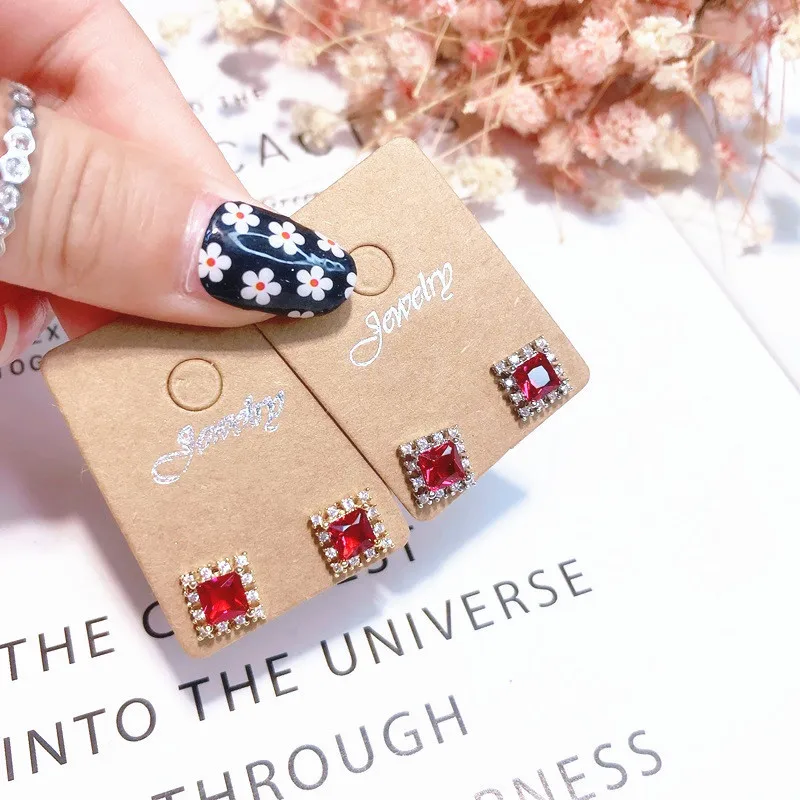 Fashion Red Stud Earrings Women Simple Geometric Zircon Square Mini Crystal Stud Earrings Resin Earrings For Women Jewelry 2019
Fashion Red Stud Earrings Women Simple Geometric Zircon Square Mini Crystal Stud Earrings Resin Earrings For Women Jewelry 2019