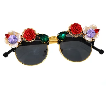 2019 Fashion Baroque Popular Women Girls Flowers Sunglasses Retro Brand Sexy Crystal Sunglasses Summer Beach Party Sun Glasses
2019 Fashion Baroque Popular Women Girls Flowers Sunglasses Retro Brand Sexy Crystal Sunglasses Summer Beach Party Sun Glasses