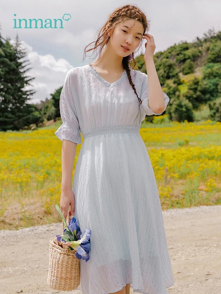 Фото INMAN летнее кружевное платье трапециевидной формы с v-образным вырезом и