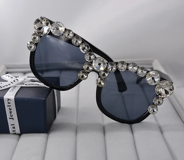 

New Big Frame Brand Designer Baroque Sunglasses for Women Personality Style Gem Stone Sun Glasses Flower Female Fashion Oculos