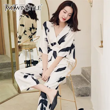 TWOTWINSTYLE Spring Print Jumpsuits Female V Neck Half Sleeve High Waist Ankle Length Wide Leg Pants Women 2020 Casual Fashion
TWOTWINSTYLE Spring Print Jumpsuits Female V Neck Half Sleeve High Waist Ankle Length Wide Leg Pants Women 2020 Casual Fashion