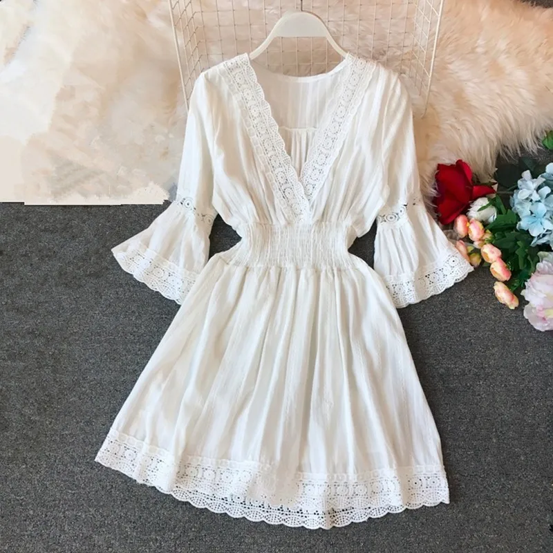 Summer Dress Hollow-out Floral Korean Vestidos Mujer V-collar Short Flare Sleeves Thread Elastics High-waist Party Beach Dresses
Summer Dress Hollow-out Floral Korean Vestidos Mujer V-collar Short Flare Sleeves Thread Elastics High-waist Party Beach Dresses
