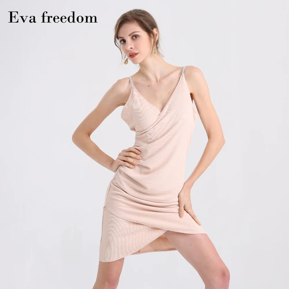 European and American style big brand Deep V-neck sexy suspender knitting dress summer 2019 innovative fashion dress ef18190
European and American style big brand Deep V-neck sexy suspender knitting dress summer 2019 innovative fashion dress ef18190