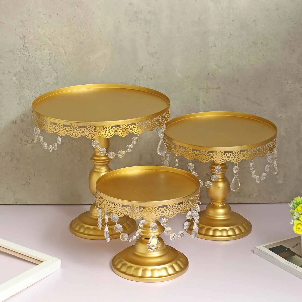3Pcs 8/10/12inch Vintage Cake Cupcake Stand Gold Display Rack Dessert Platter Holder Wedding Party Bakeware Baking Pastry Tool
3Pcs 8/10/12inch Vintage Cake Cupcake Stand Gold Display Rack Dessert Platter Holder Wedding Party Bakeware Baking Pastry Tool