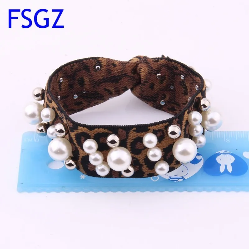 Newest Leopard Rubber Band For Women Pearls Hair Tie For Lady Fashion Strip Elastic Hair Bands Ponytail Holder Hair Accessories
Newest Leopard Rubber Band For Women Pearls Hair Tie For Lady Fashion Strip Elastic Hair Bands Ponytail Holder Hair Accessories