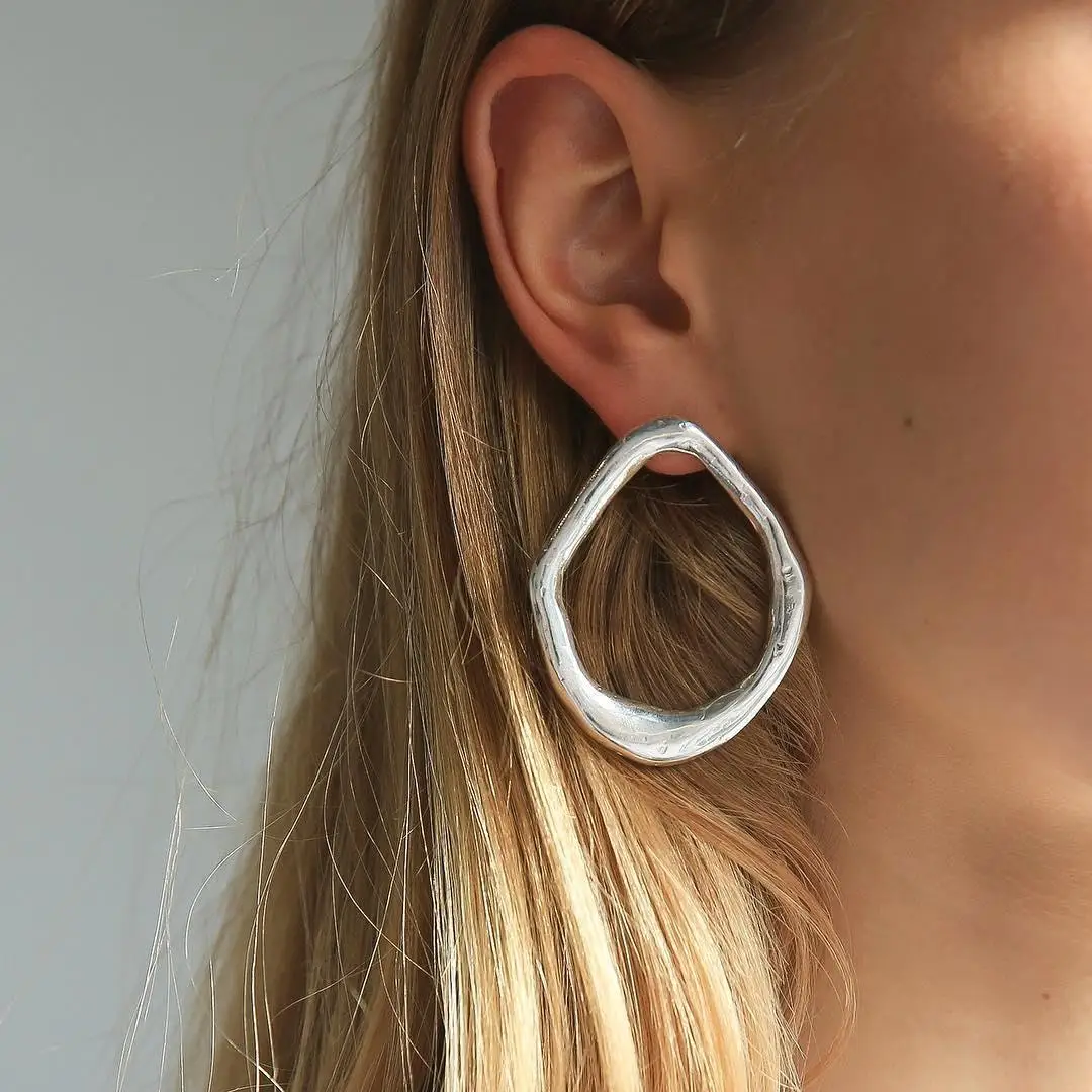 2019 new brand design square metal earrings minimalist generous creative earrings gifts for women.
2019 new brand design square metal earrings minimalist generous creative earrings gifts for women.