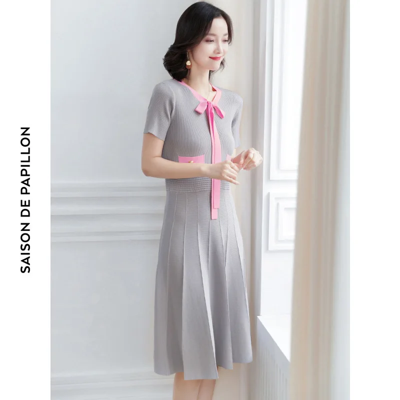 2019 Summer Ice Silk Short Sleeve Knitted Dress Female Temperament Slim Was Thin Lace-up bow Dress mujer SJ1479
2019 Summer Ice Silk Short Sleeve Knitted Dress Female Temperament Slim Was Thin Lace-up bow Dress mujer SJ1479